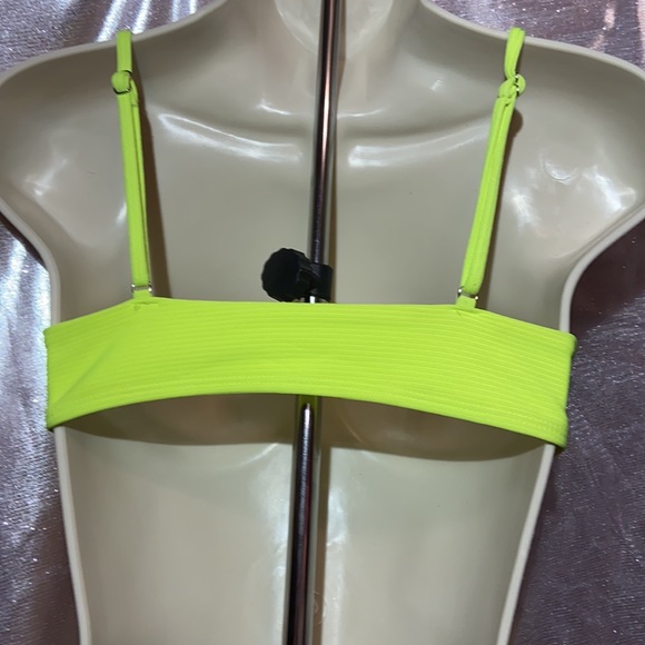 Bikini - Picture 7 of 7